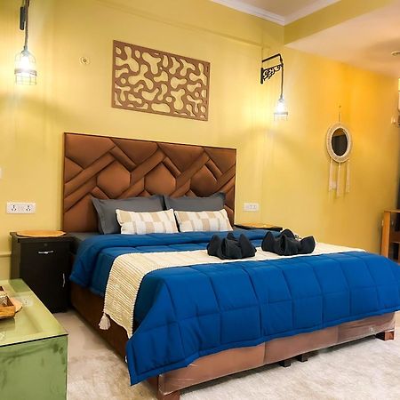 Atharva'S Homestay By Goaround Homes - Nehru Enclave Metro, South Delhi Нью-Дели Экстерьер фото