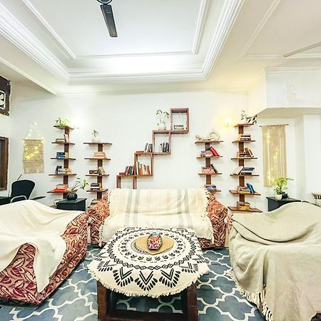 Atharva'S Homestay By Goaround Homes - Nehru Enclave Metro, South Delhi Нью-Дели Экстерьер фото