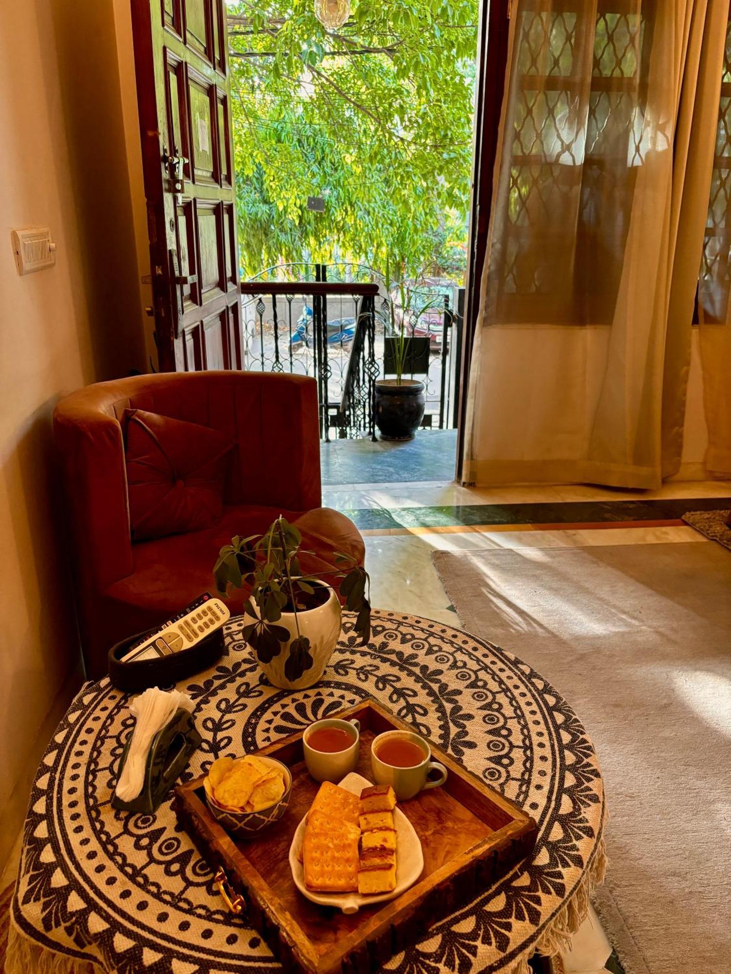 Atharva'S Homestay By Goaround Homes - Nehru Enclave Metro, South Delhi Нью-Дели Экстерьер фото