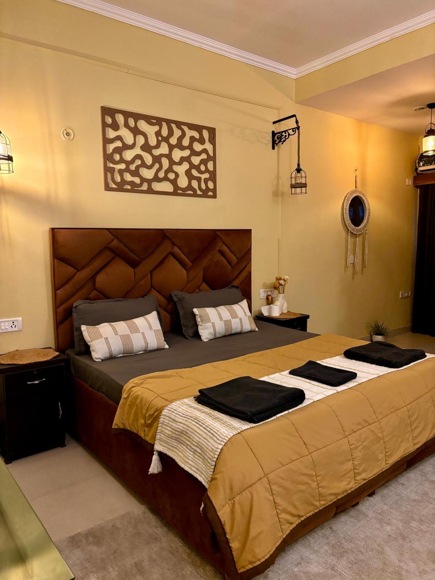 Atharva'S Homestay By Goaround Homes - Nehru Enclave Metro, South Delhi Нью-Дели Экстерьер фото