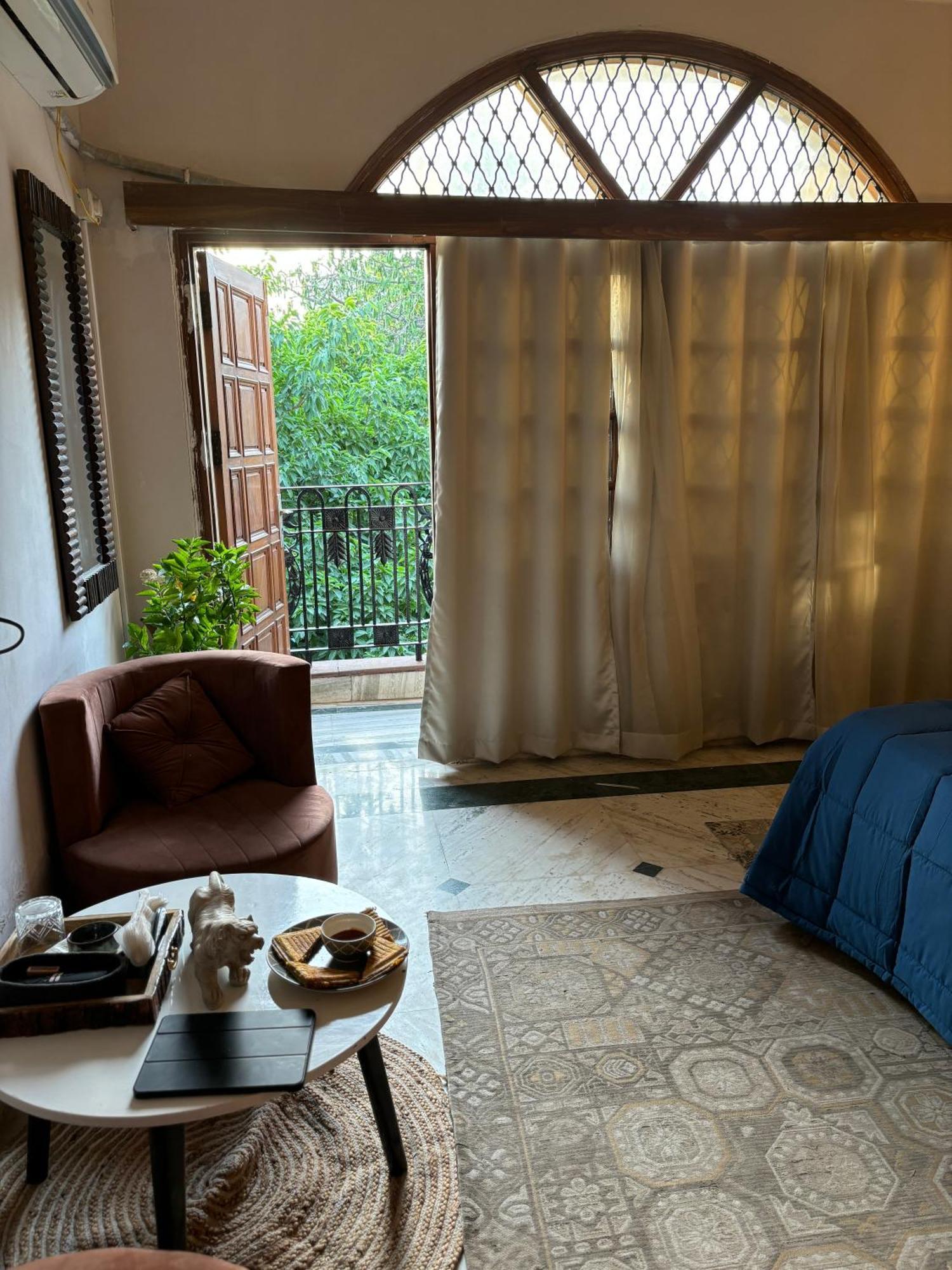 Atharva'S Homestay By Goaround Homes - Nehru Enclave Metro, South Delhi Нью-Дели Экстерьер фото
