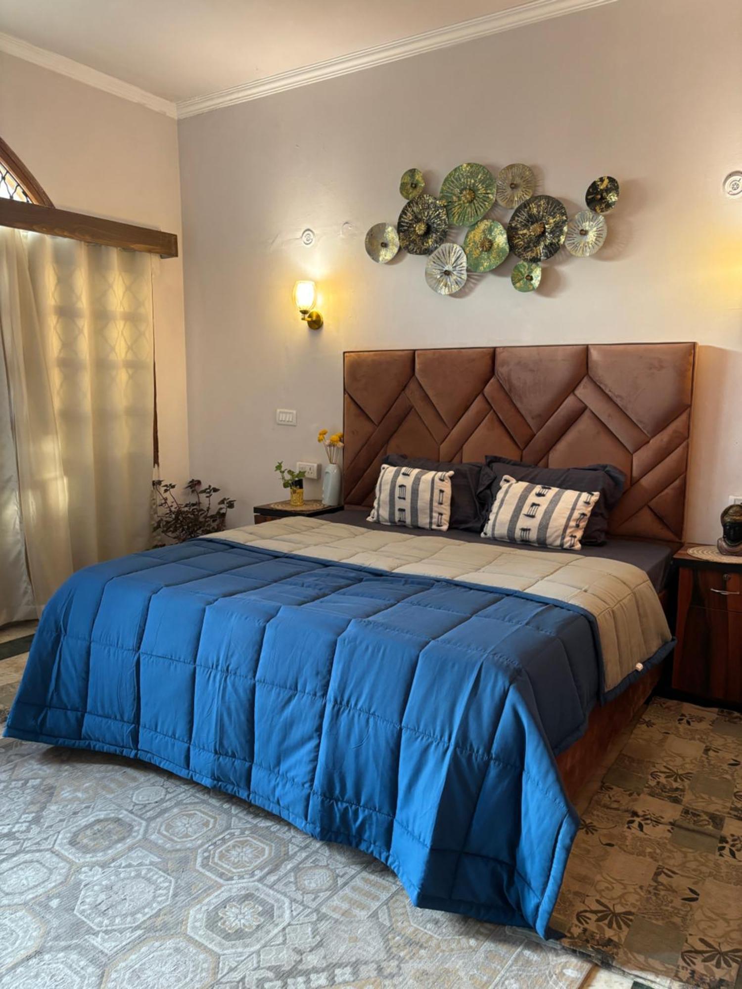 Atharva'S Homestay By Goaround Homes - Nehru Enclave Metro, South Delhi Нью-Дели Экстерьер фото