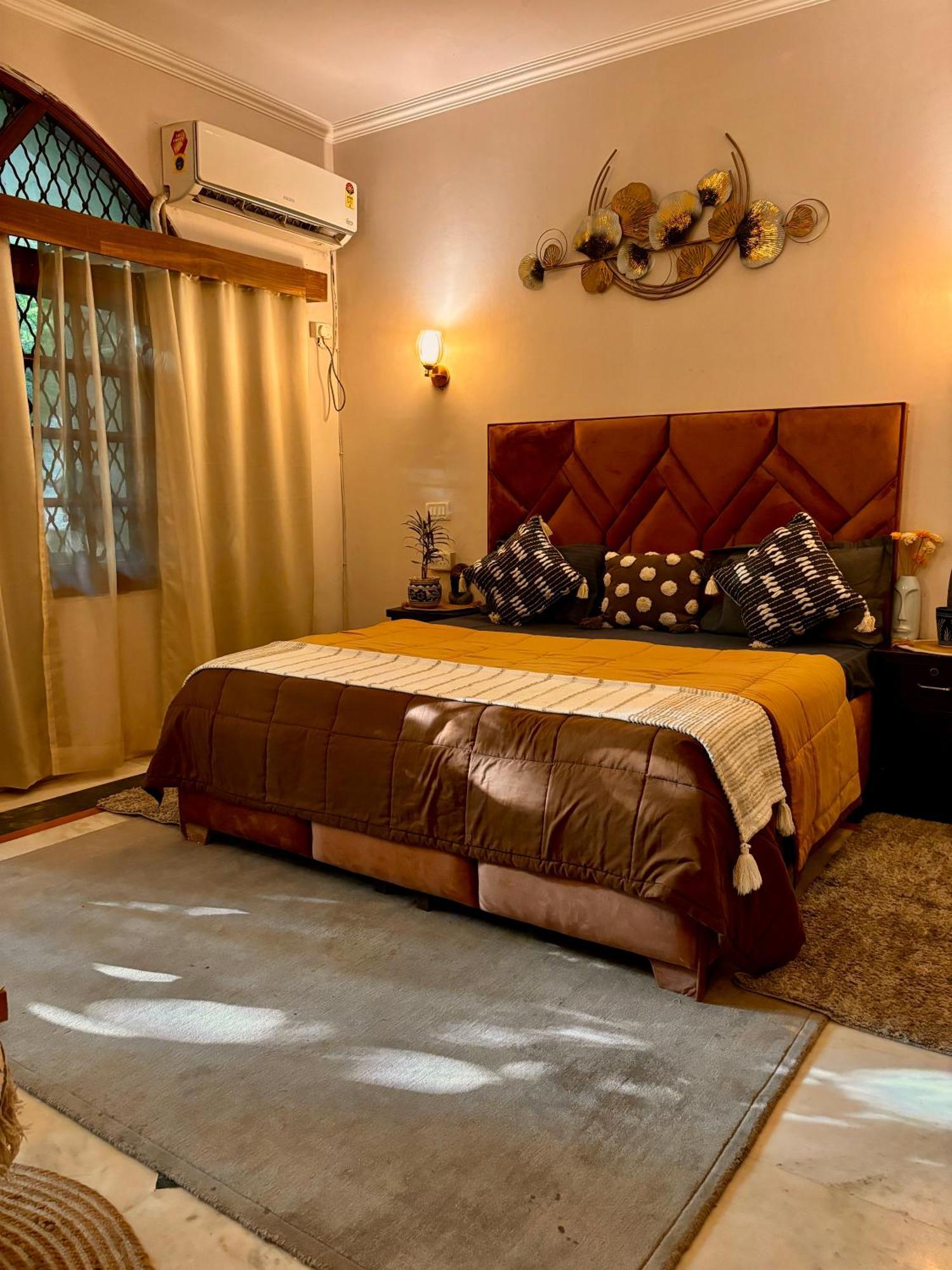 Atharva'S Homestay By Goaround Homes - Nehru Enclave Metro, South Delhi Нью-Дели Экстерьер фото