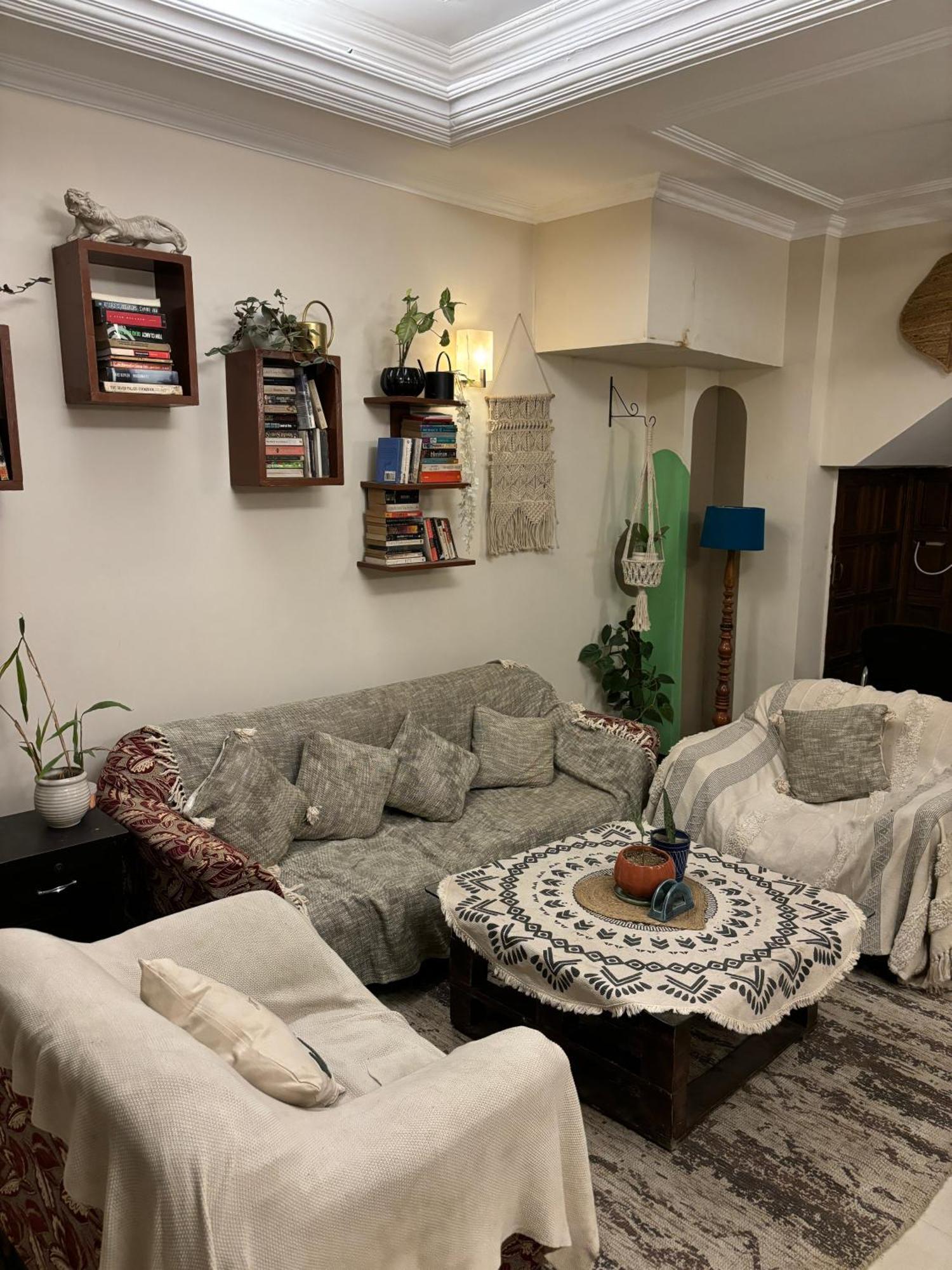 Atharva'S Homestay By Goaround Homes - Nehru Enclave Metro, South Delhi Нью-Дели Экстерьер фото