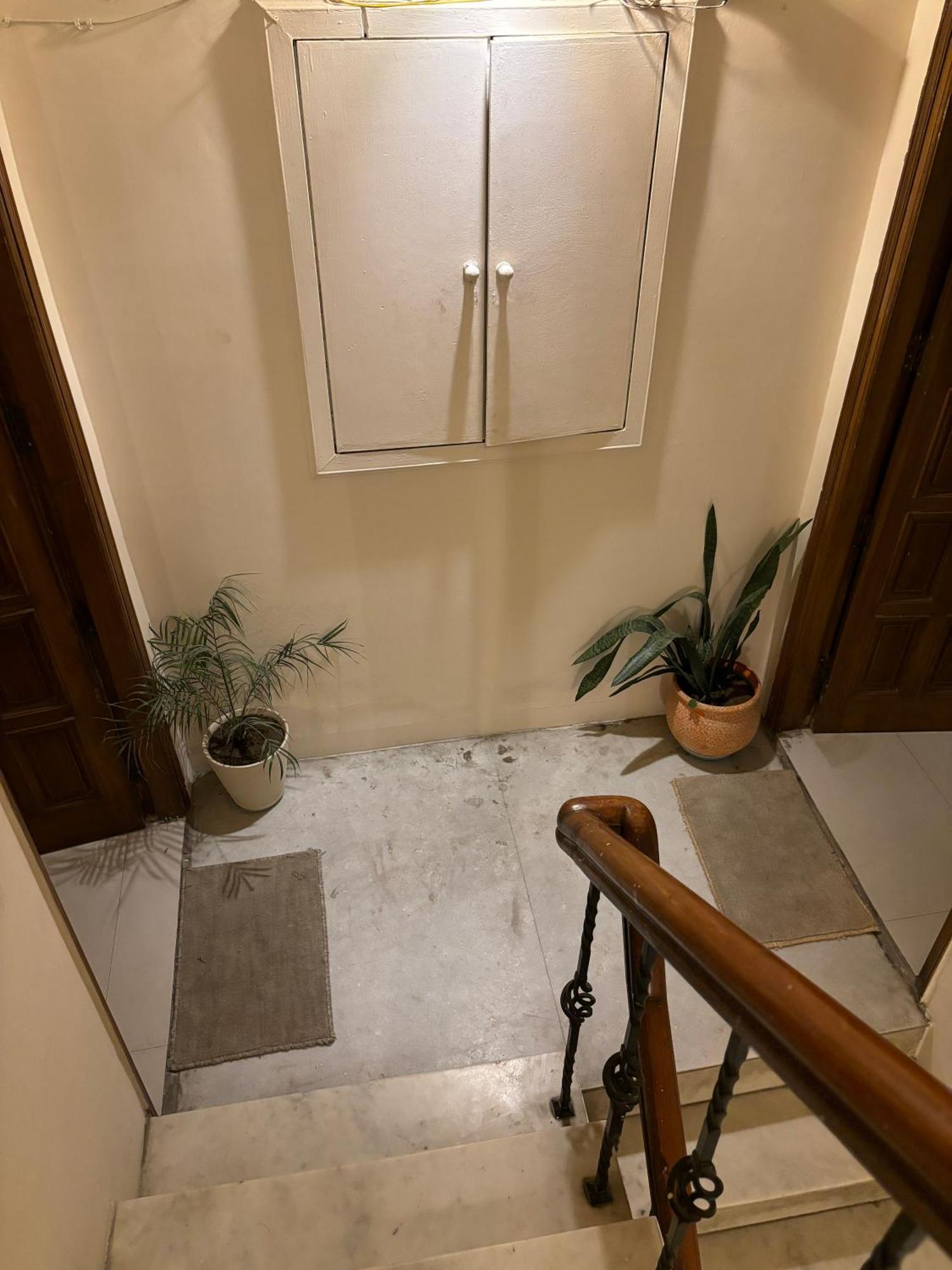 Atharva'S Homestay By Goaround Homes - Nehru Enclave Metro, South Delhi Нью-Дели Экстерьер фото
