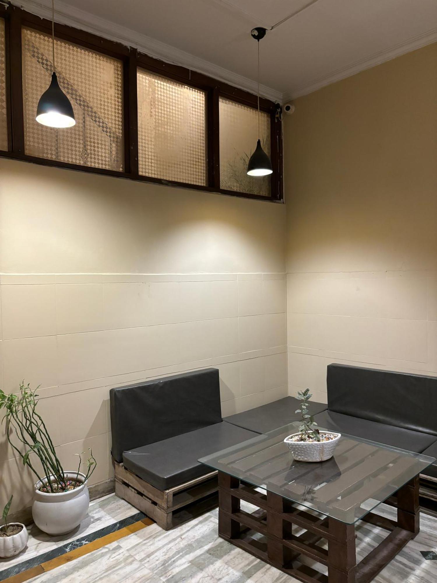 Atharva'S Homestay By Goaround Homes - Nehru Enclave Metro, South Delhi Нью-Дели Экстерьер фото