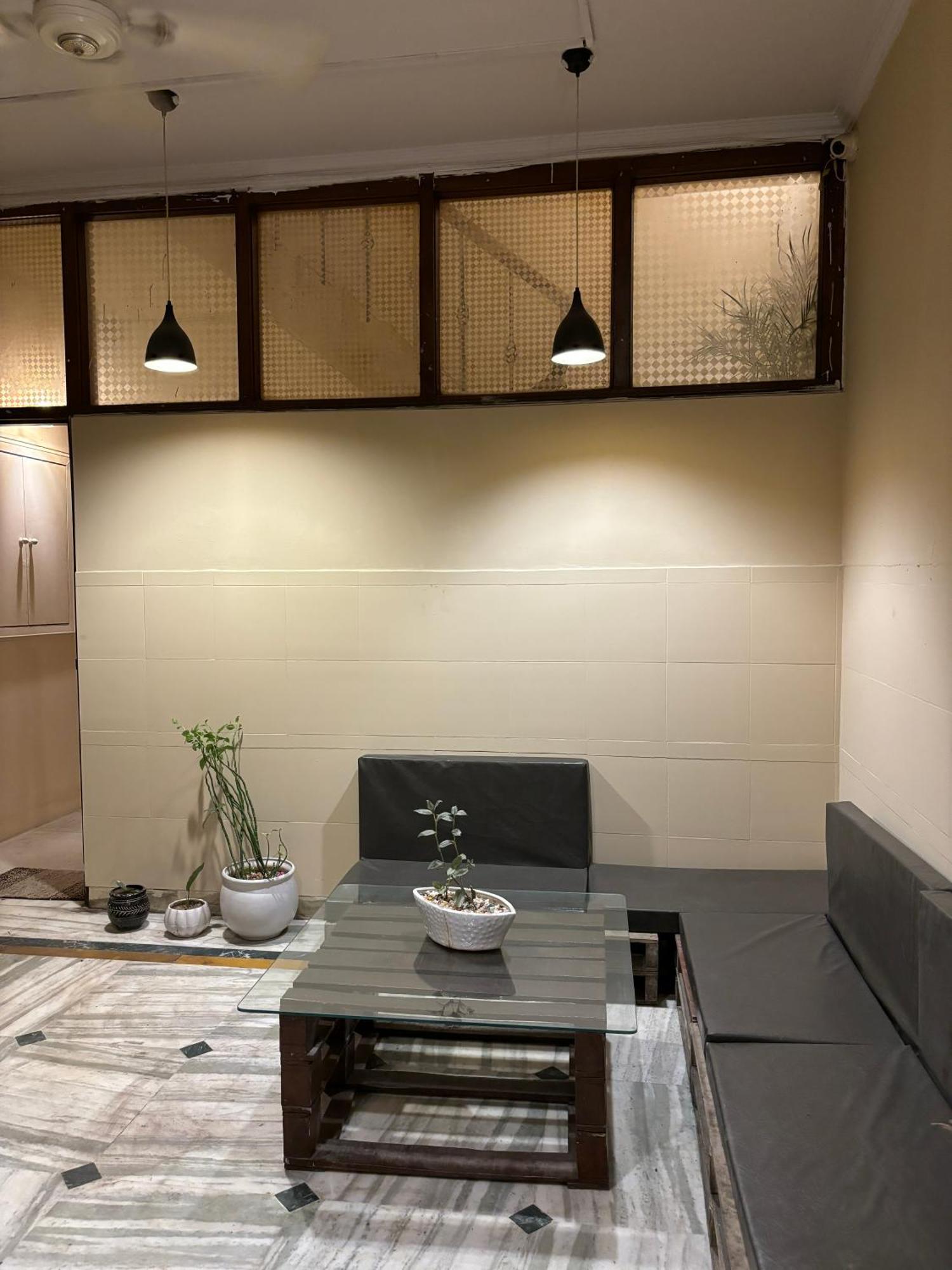 Atharva'S Homestay By Goaround Homes - Nehru Enclave Metro, South Delhi Нью-Дели Экстерьер фото