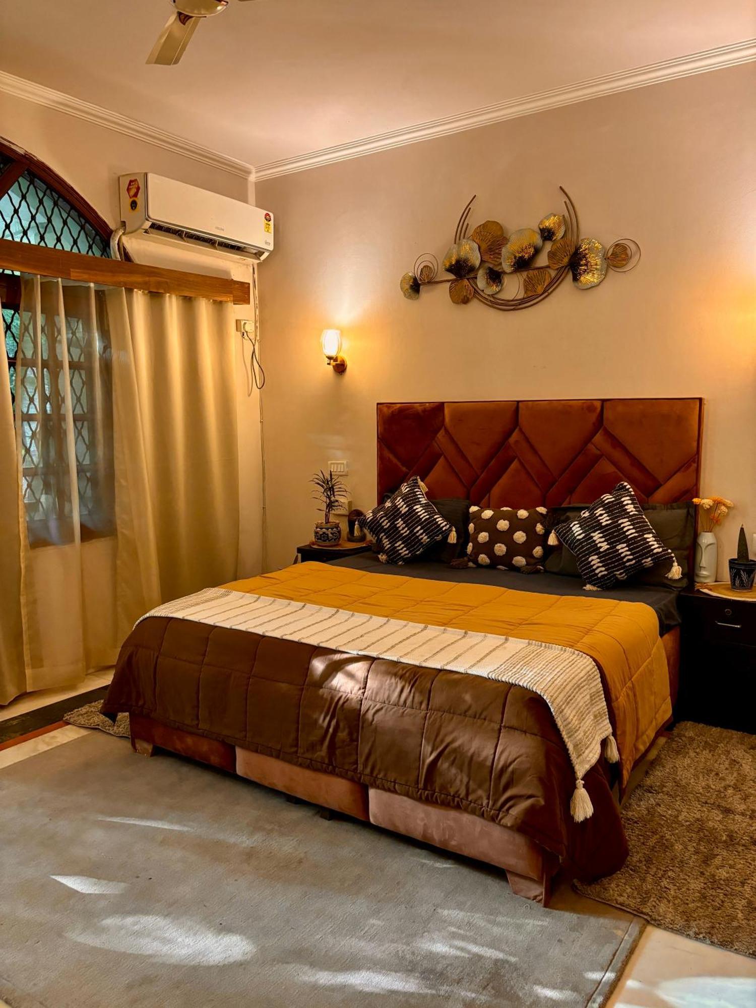 Atharva'S Homestay By Goaround Homes - Nehru Enclave Metro, South Delhi Нью-Дели Экстерьер фото