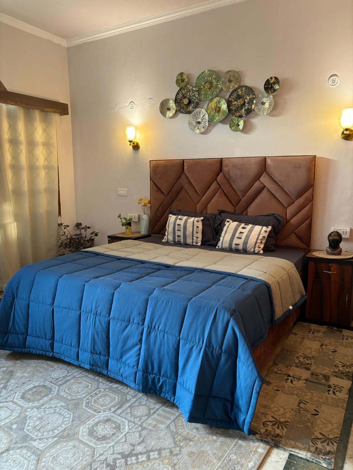 Atharva'S Homestay By Goaround Homes - Nehru Enclave Metro, South Delhi Нью-Дели Экстерьер фото