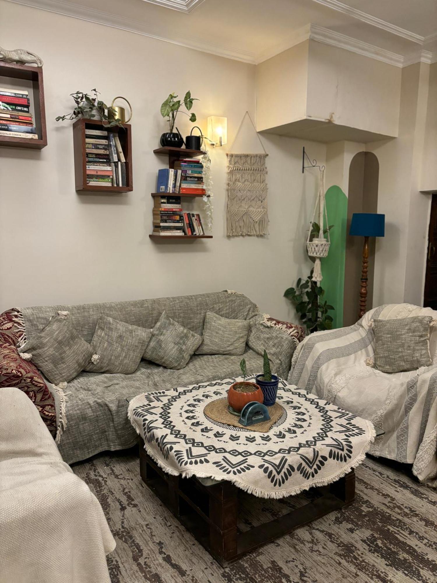 Atharva'S Homestay By Goaround Homes - Nehru Enclave Metro, South Delhi Нью-Дели Экстерьер фото